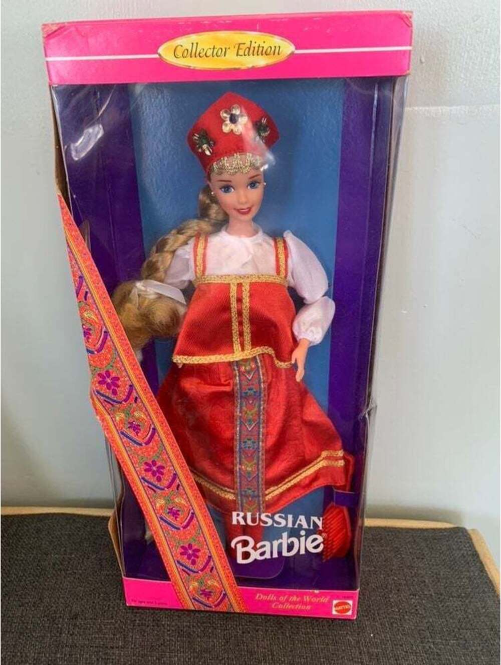 Russian Barbie #16500 Russia dolls of the world 1996 vintage DOTW